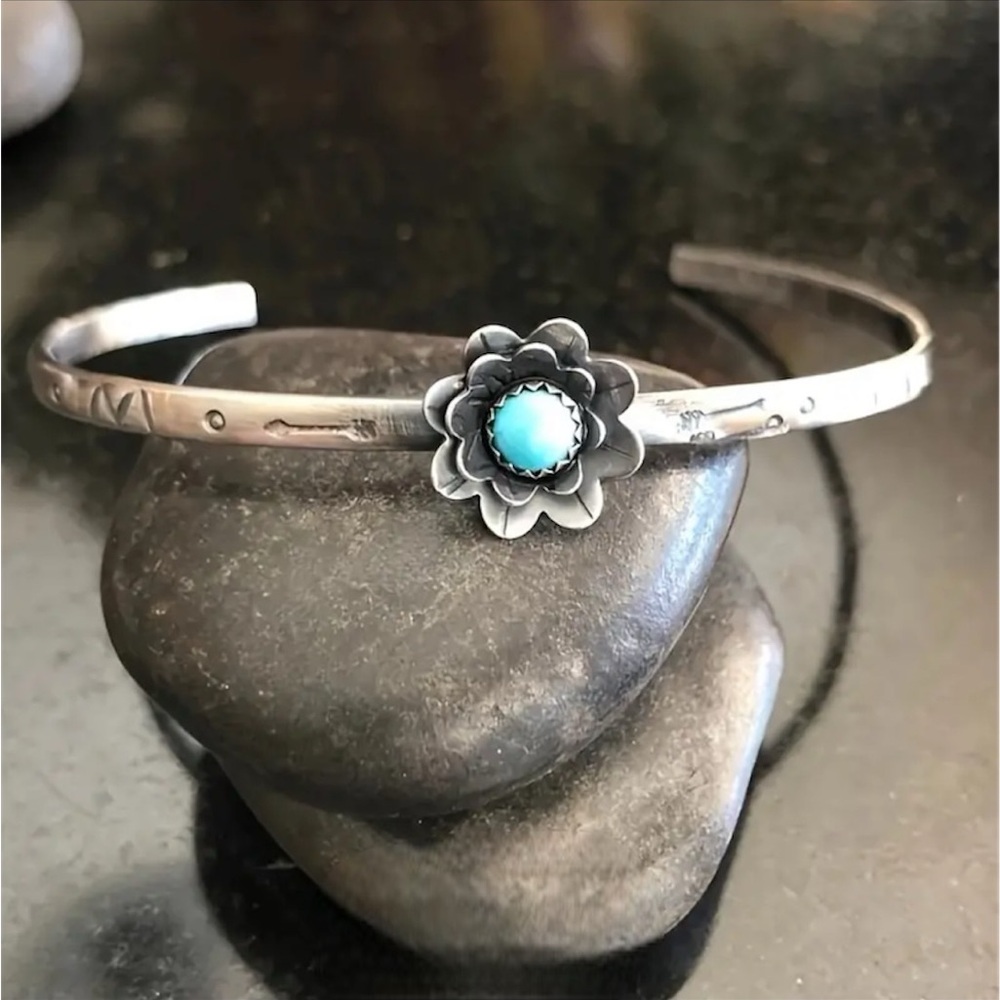 New Silver Bohemian Vintage Design Floral Turquoise Cuff Bracelet